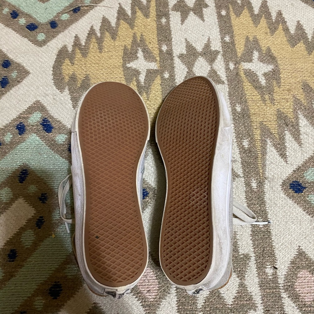 Vans - Picture 3 of 4